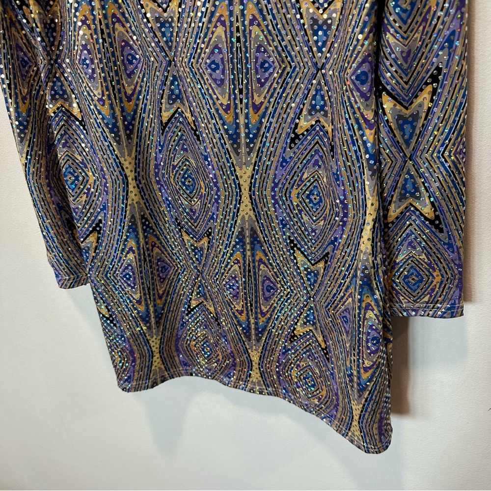 Geometric Patterned Mini Dress - Picture 9 of 10